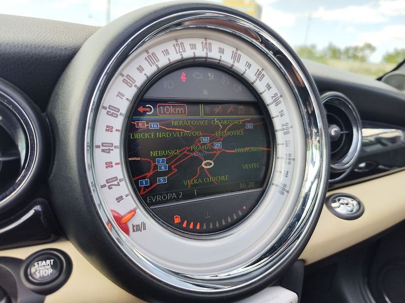 Mini Cooper S 1.6 Turbo/128kW - fotka 22 z 32