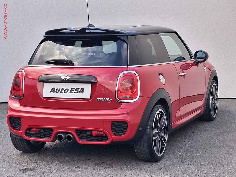 Mini Cooper S (2018) 2.0 i, AT, kůže, panor - fotka 4 z 16