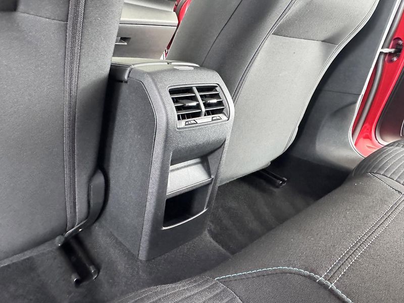 Peugeot 308 1,2PT 130*AT8*STYLE*Distronic - fotka 29 z 33