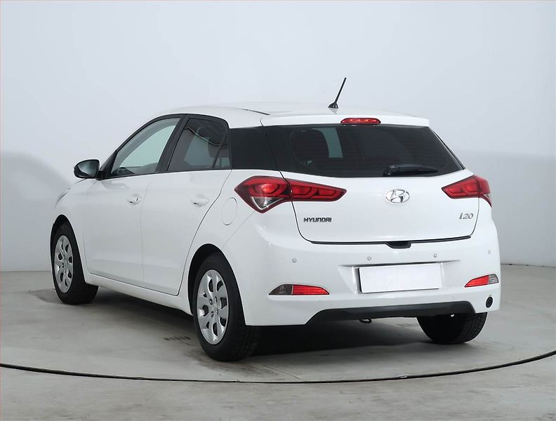 Hyundai i20 (2016) 1.2, LPG, Park. senzory - fotka 4 z 15