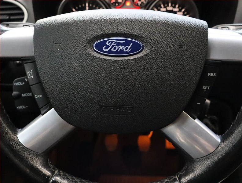 Ford Focus (2008) 1.6 TDCi, po STK, Tažné - fotka 16 z 16