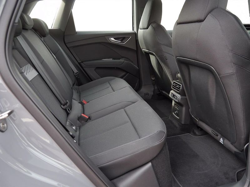 Audi Q4 e-tron 40 360 Ad.temp KESSY Asistence - fotka 6 z 14