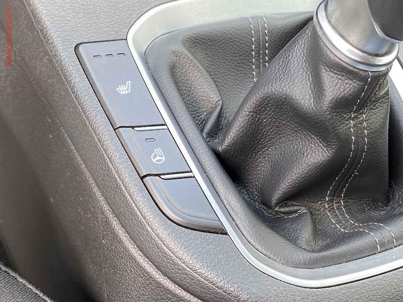 Hyundai i30 (2018) 1.0 T-GDI, 1.maj,ČR, Style - fotka 14 z 19