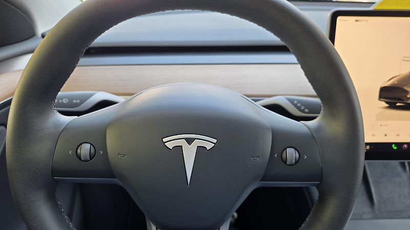 Tesla Model Y (2023) LR AWD DE Záruka SoH 93% - fotka 19 z 38