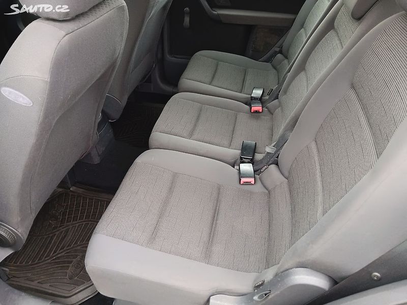 Volkswagen Touran 1.9 TDI 77kW - fotka 21 z 23