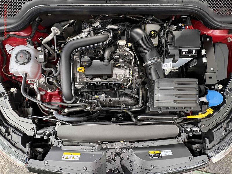 Škoda Kamiq (2024) 1.0 TSI, 1.maj,ČR, STK5/28 - fotka 17 z 17