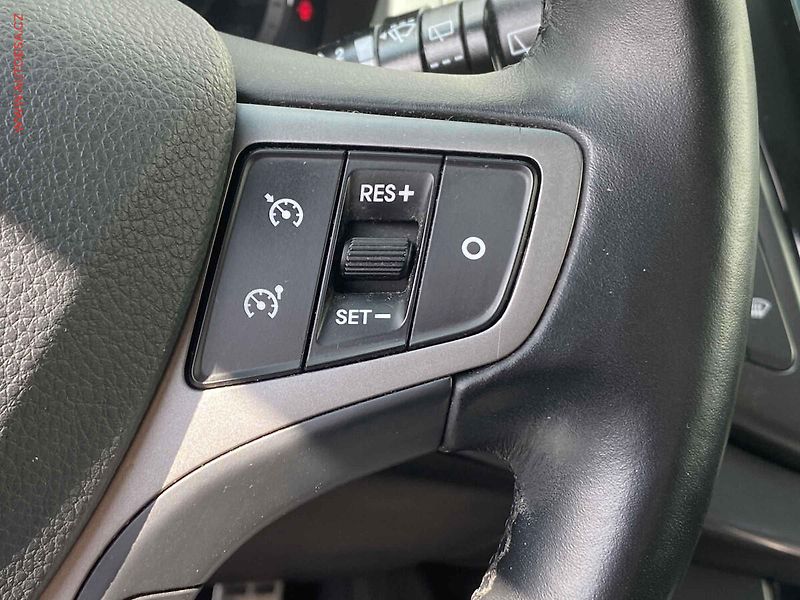 Hyundai i40 (2015) 1.7CRDi, 2.maj,ČR, Bixen - fotka 14 z 19