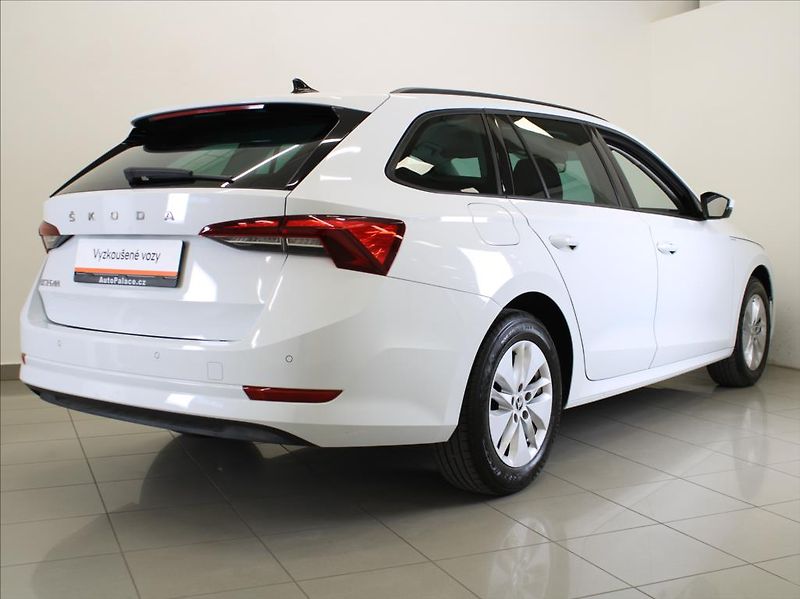Škoda Octavia 2,0 TDi MT Ambition 49tkm. ČR - fotka 3 z 23