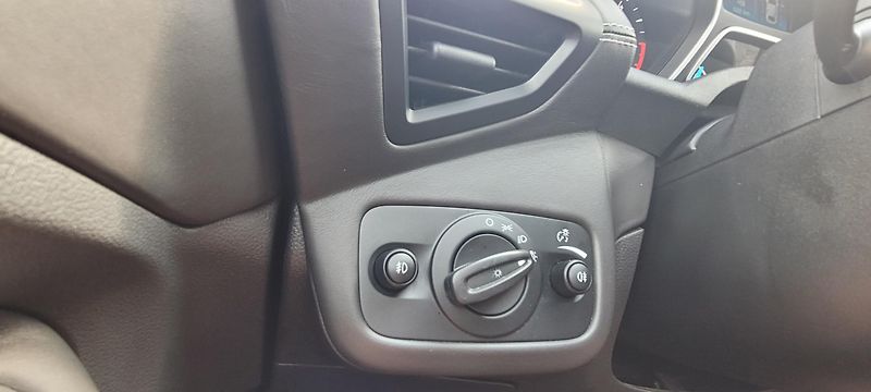 Ford Kuga (2017) 2,0TDCi 132kW DSG 4×4 Vignale  - fotka 34 z 52