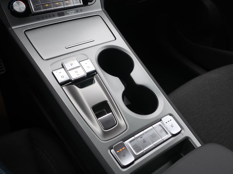 Hyundai Kona 65kWh-150KW POWER STYLE HEADUP - fotka 26 z 32