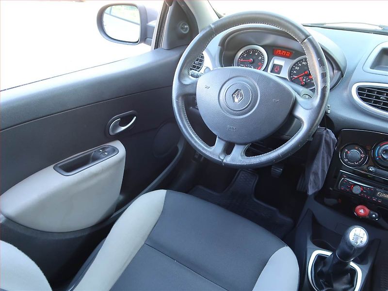 Renault Clio (2011) 1.2 16V , nová STK - fotka 7 z 15