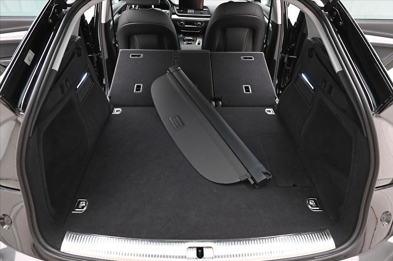 Audi Q5 2,0 50TFSIe 195kW 4x4 S-Tronic - fotka 11 z 32