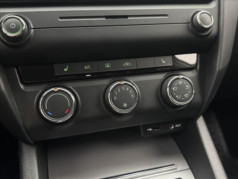 Škoda Octavia 1,4 i 81kW DSG VÝHŘEV DPH ČR - fotka 14 z 27