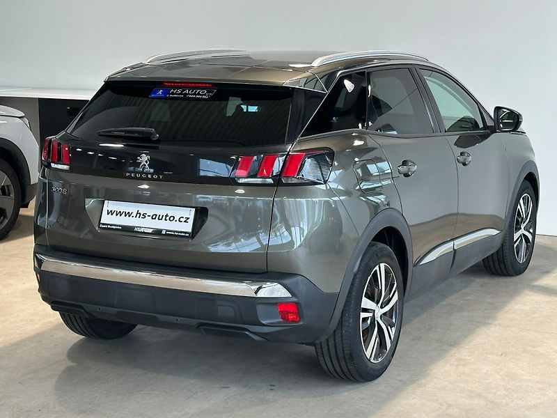 Peugeot 3008 (2018) 1.5BlueHDi,Allure,ČR,1.maj. - fotka 4 z 20