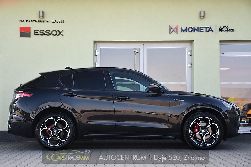 Alfa Romeo Stelvio 2.2D 16V 154kW Veloce AT8-Q4 - fotka 6 z 52
