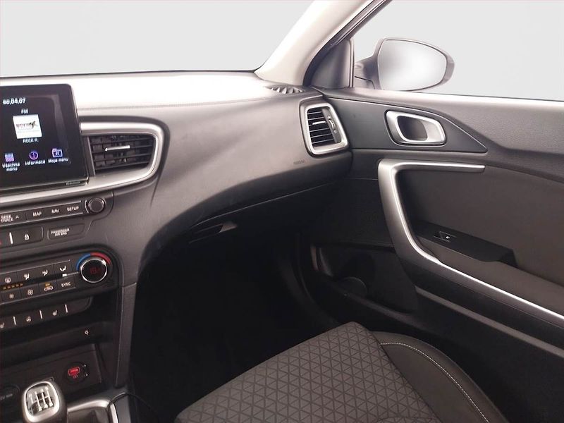 Kia Ceed (2018) 1.6 CRDi, ČR,1.maj, Serv.kniha - fotka 8 z 23