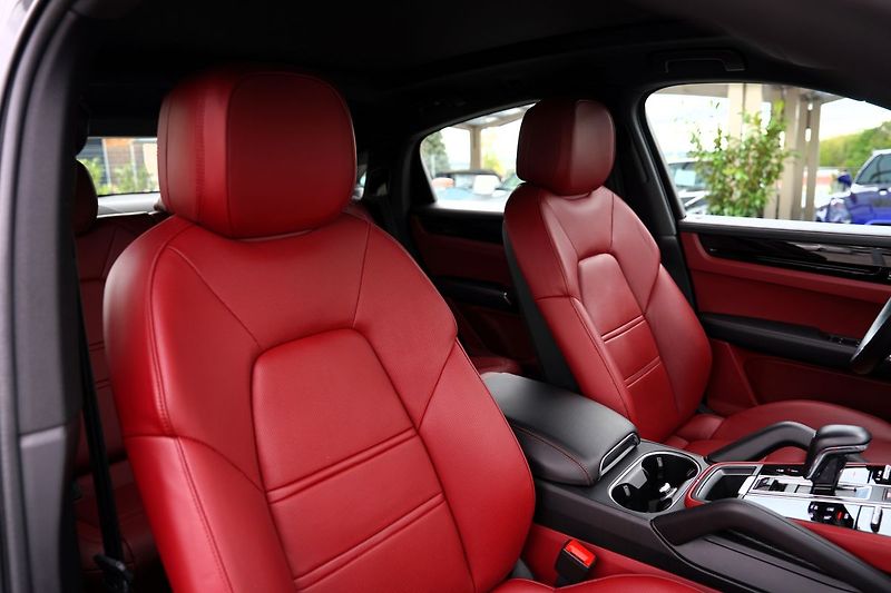 Porsche Cayenne 3.0 V6 Coupé/ČR/1.maj./340Ps - fotka 31 z 47
