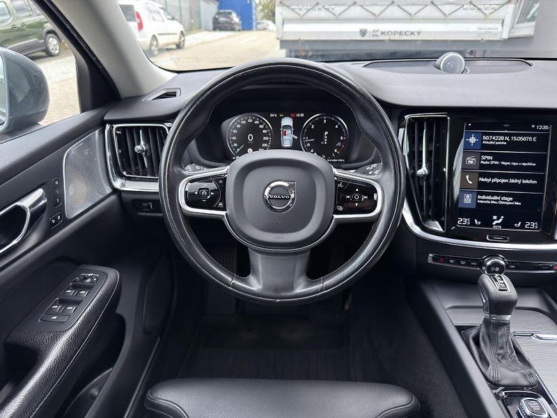 Volvo V60 CC D4 AWD // B&W // REZERVACE - fotka 20 z 44