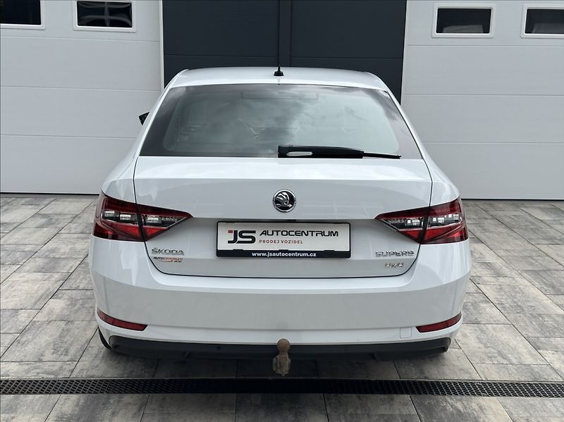 Škoda Superb 1,4 TSI 150PS  Style Plus 4x4 - fotka 8 z 58
