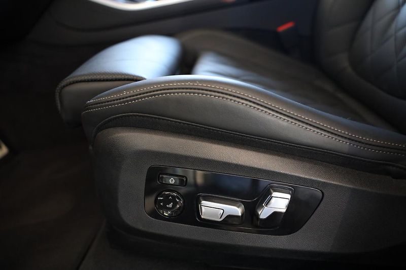 BMW X5 xDrive30d - fotka 22 z 32