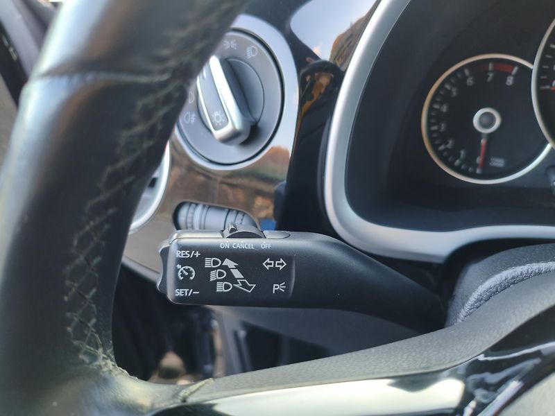 Volkswagen Beetle (2013) 1,2 TSI 77Kw Navi Top stav - fotka 21 z 30
