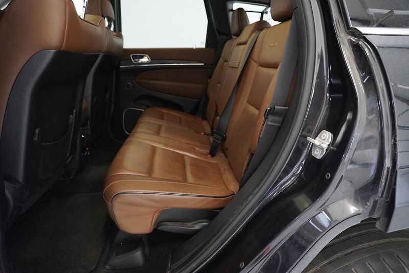 Jeep Grand Cherokee 3,0 MJT V6 4X4 AUTOMAT - fotka 29 z 33