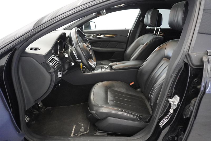 Mercedes-Benz CLS 3,0D 4MATIC AMG-LINE  - fotka 12 z 29