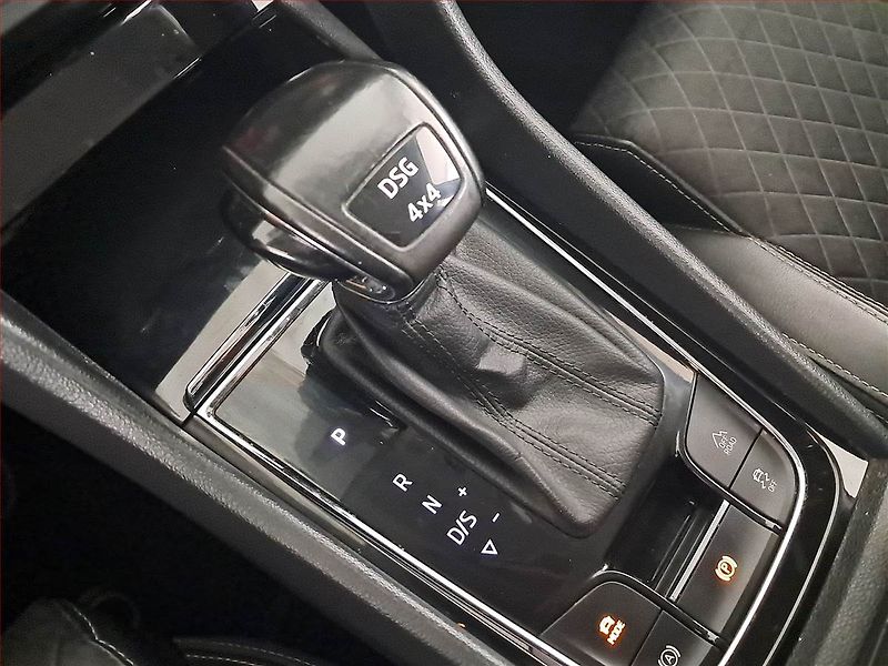 Škoda Karoq (2018) Style 2.0 TDI, 4X4, Automat - fotka 13 z 26