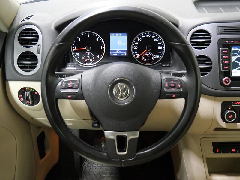 Volkswagen Tiguan - fotka 17 z 25