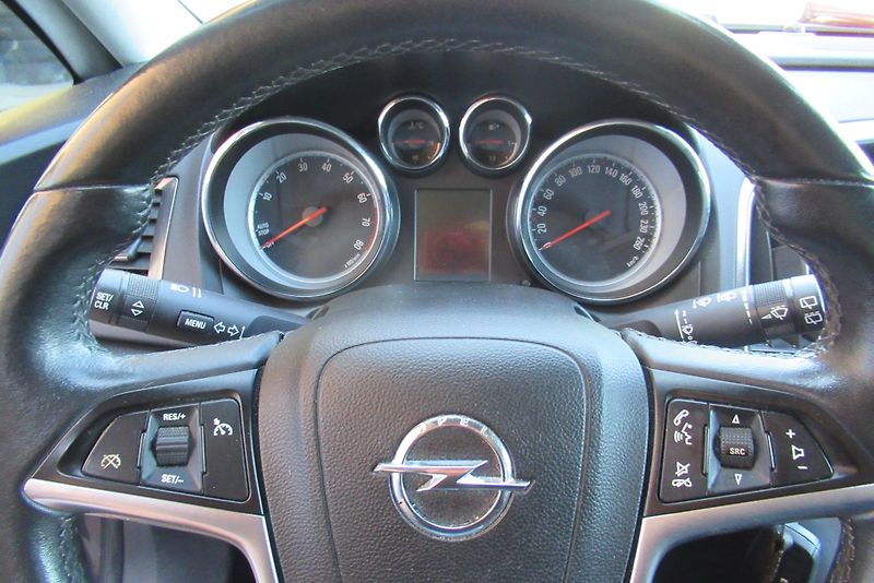 Opel Astra 1.4i AUT. KLIMA NAVIGACE - fotka 12 z 25