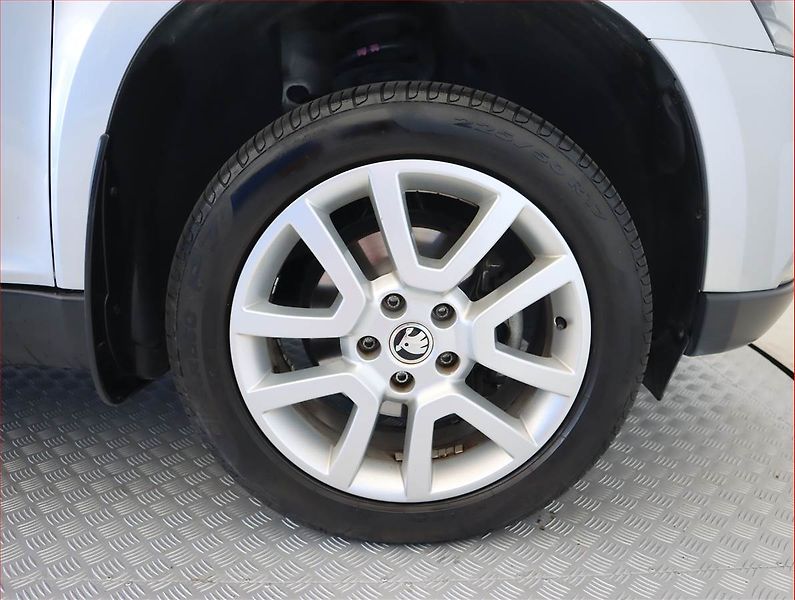 Škoda Yeti (2014) 2.0 TDI, 4X4, Tempomat - fotka 15 z 17