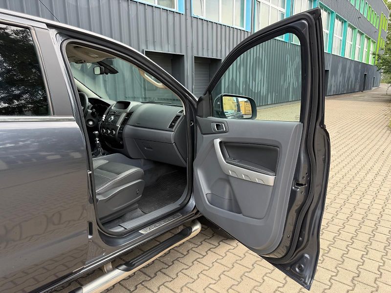 Ford Ranger 3,2 TDCI 4x4 / manuál /  - fotka 18 z 25