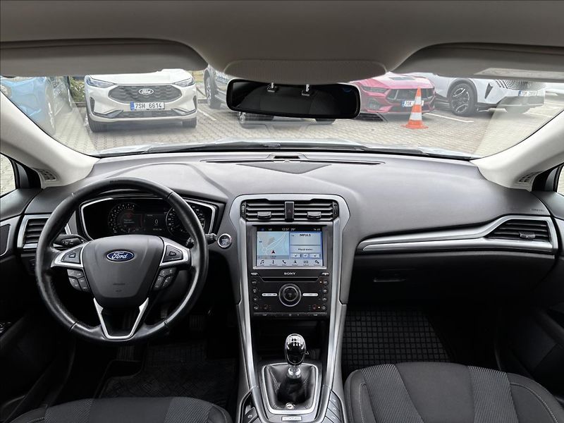 Ford Mondeo 1,5 EcoBoost 121kW Titanium - fotka 16 z 34
