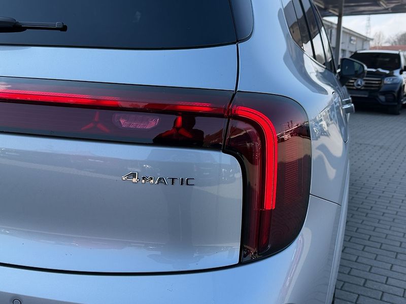 Mercedes-Benz GLB 350 4MATIC s techonologií - fotka 13 z 34