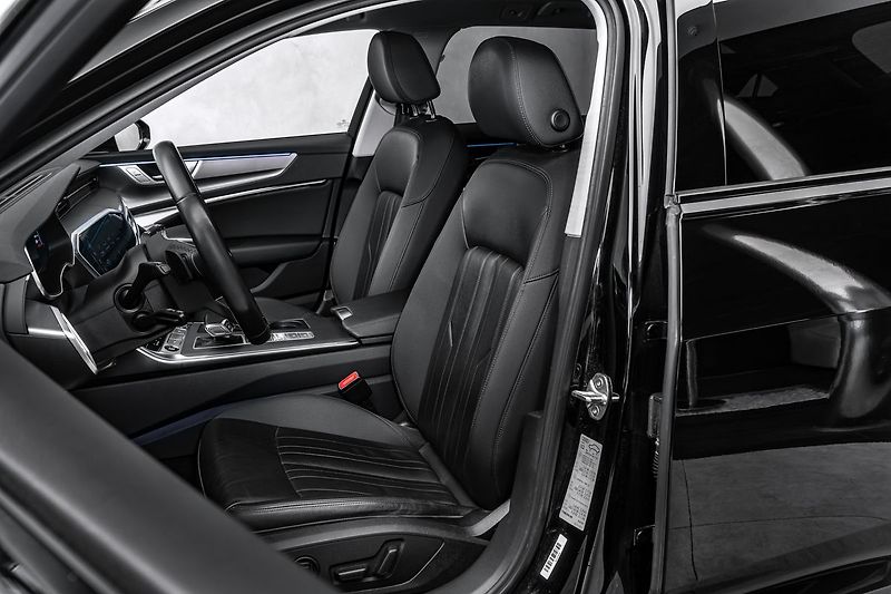 Audi A6 Allroad 55TFSI Q Matrix Pano - fotka 13 z 23