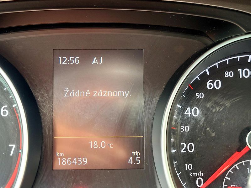 Volkswagen Golf 1,2TSi *SERV.KNIHA*            - fotka 40 z 45