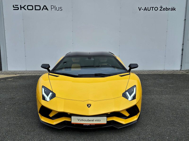 Lamborghini Aventador (2018) - fotka 21 z 22