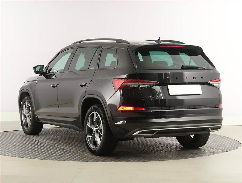 Škoda Kodiaq (2022) Sportline 1.5 TSI, digi klima - fotka 4 z 26
