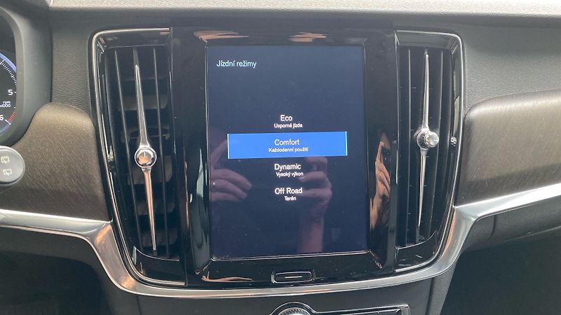 Volvo V90 Cross Country, D5 AWD Drive-E, - fotka 24 z 32