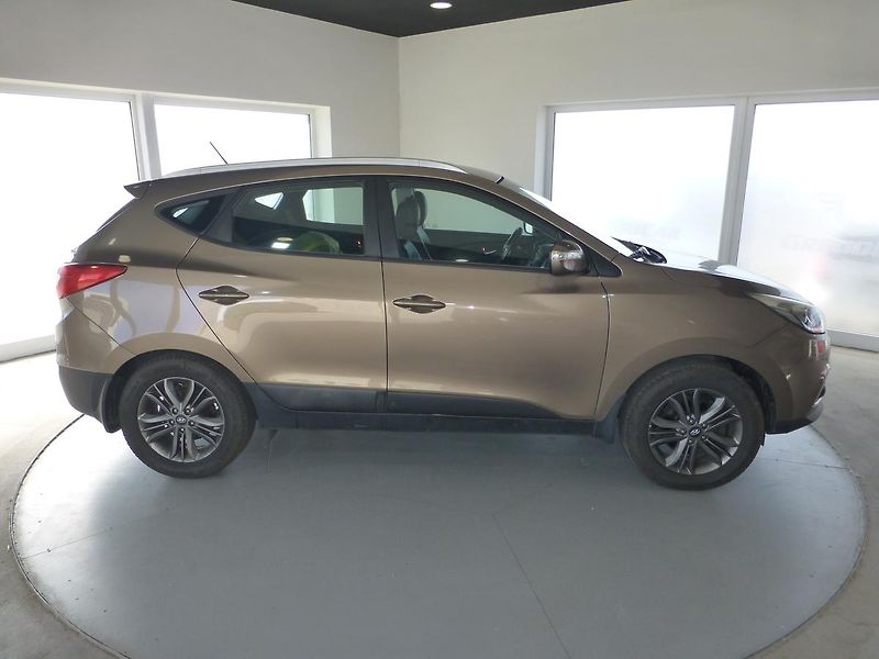 Hyundai ix35 (2015) 2,0i-122KW!!!*4X4*VYHŘ.SED**ČR - fotka 4 z 27