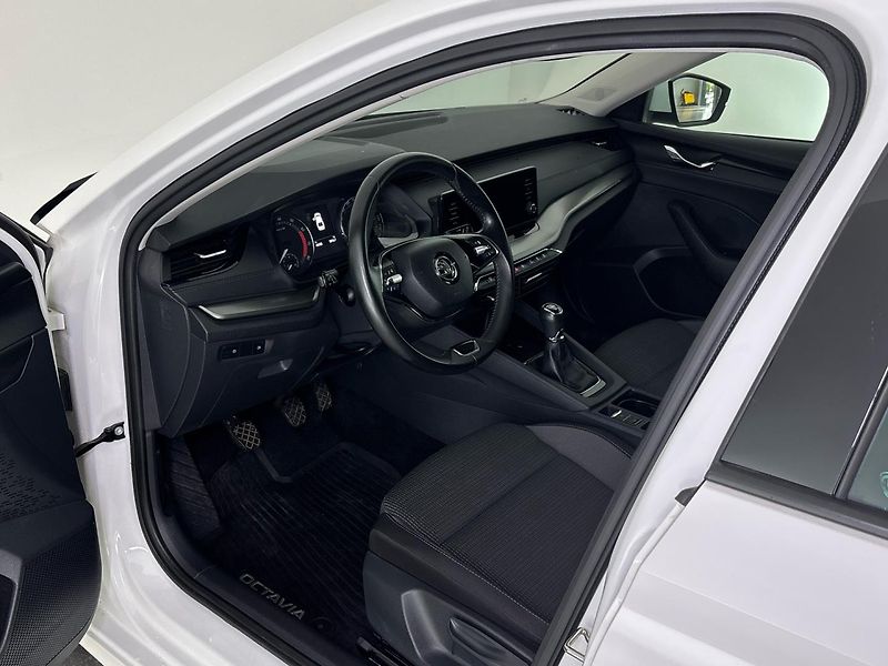 Škoda Octavia Ambition - fotka 6 z 28