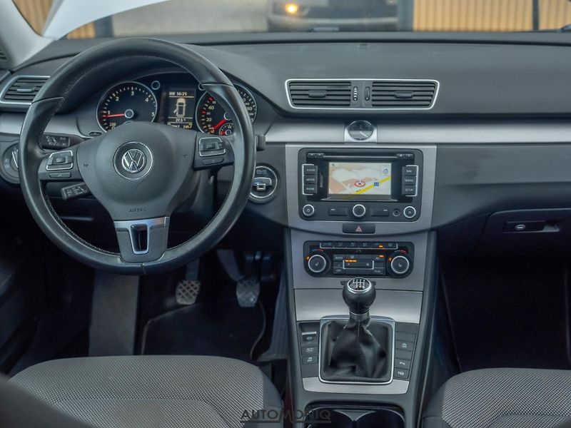 Volkswagen Passat Variant (2012) 1.6 TDI Servis, Výhrev s. - fotka 4 z 20