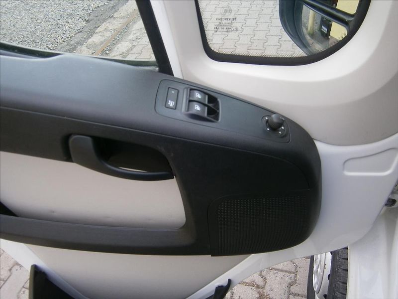 Peugeot Boxer 2,2 HDI L3H2 KLIMA - fotka 12 z 15