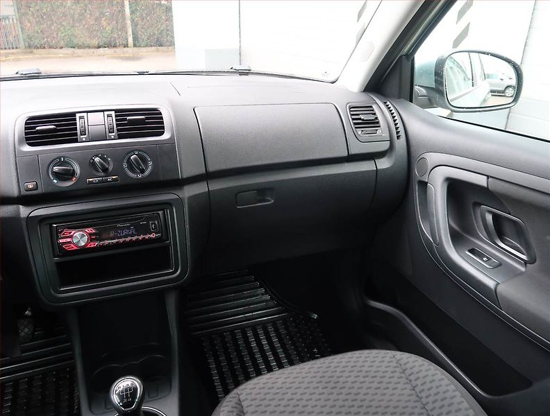 Škoda Fabia (2012) 1.2 TSI - fotka 8 z 17