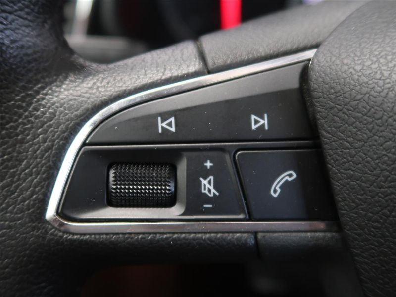 Seat Leon 2,0 TDI 110KW DSG Stylance - fotka 19 z 33