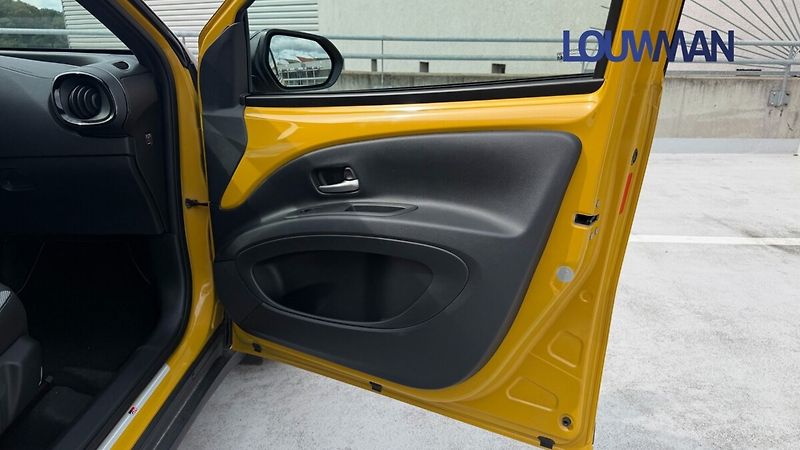 Toyota Aygo 1.5HEV GR SPORT - fotka 16 z 25
