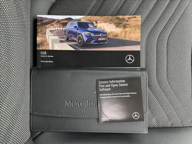 Mercedes-Benz GLB 2,0 200d AT8 7Míst - fotka 18 z 24