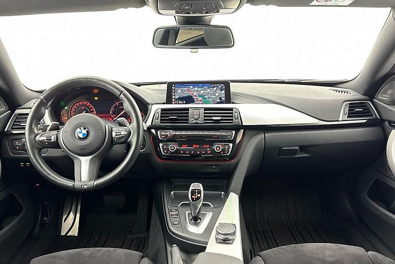 BMW Řada 4 435d xDrive - fotka 14 z 28