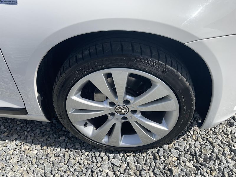 Volkswagen Scirocco 1.4TSi 125PS SPORT EDITION TOP - fotka 63 z 178