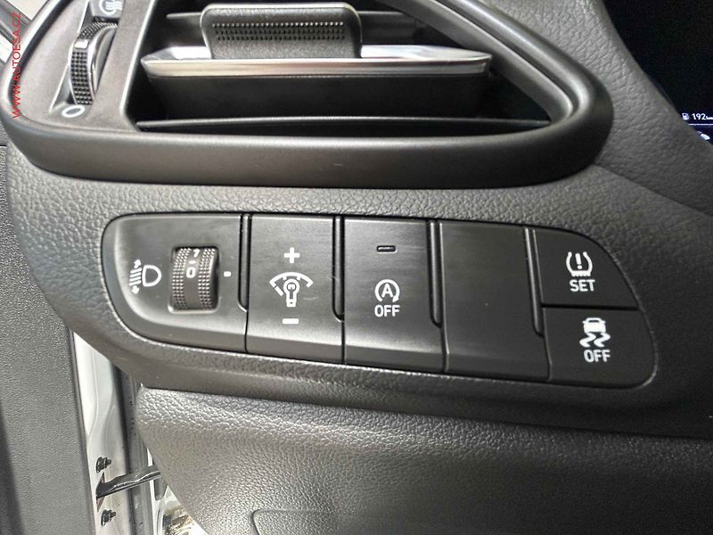 Hyundai i30 (2023) 1.0 T-GDi, 2.maj,ČR, Smart - fotka 18 z 18